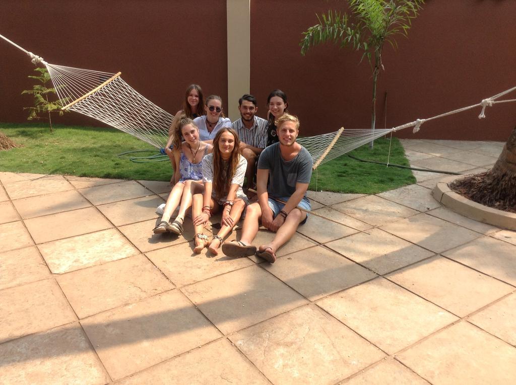 Wanderers Hostel Morjim Exterior foto